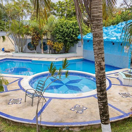 Oyo Hotel Marias,Aeropuerto Internacional De Chetumal Kültér fotó