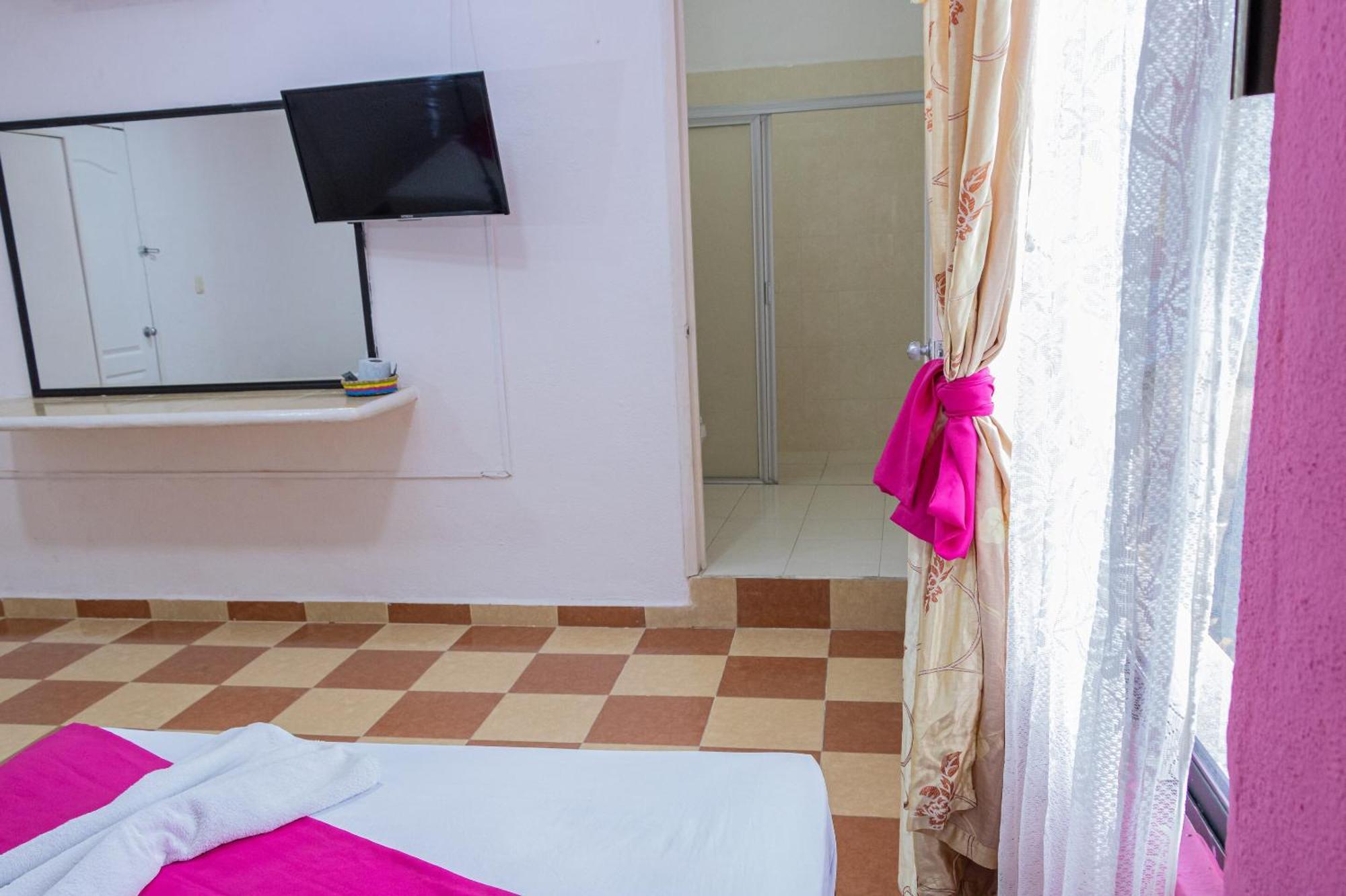 Oyo Hotel Marias,Aeropuerto Internacional De Chetumal Kültér fotó
