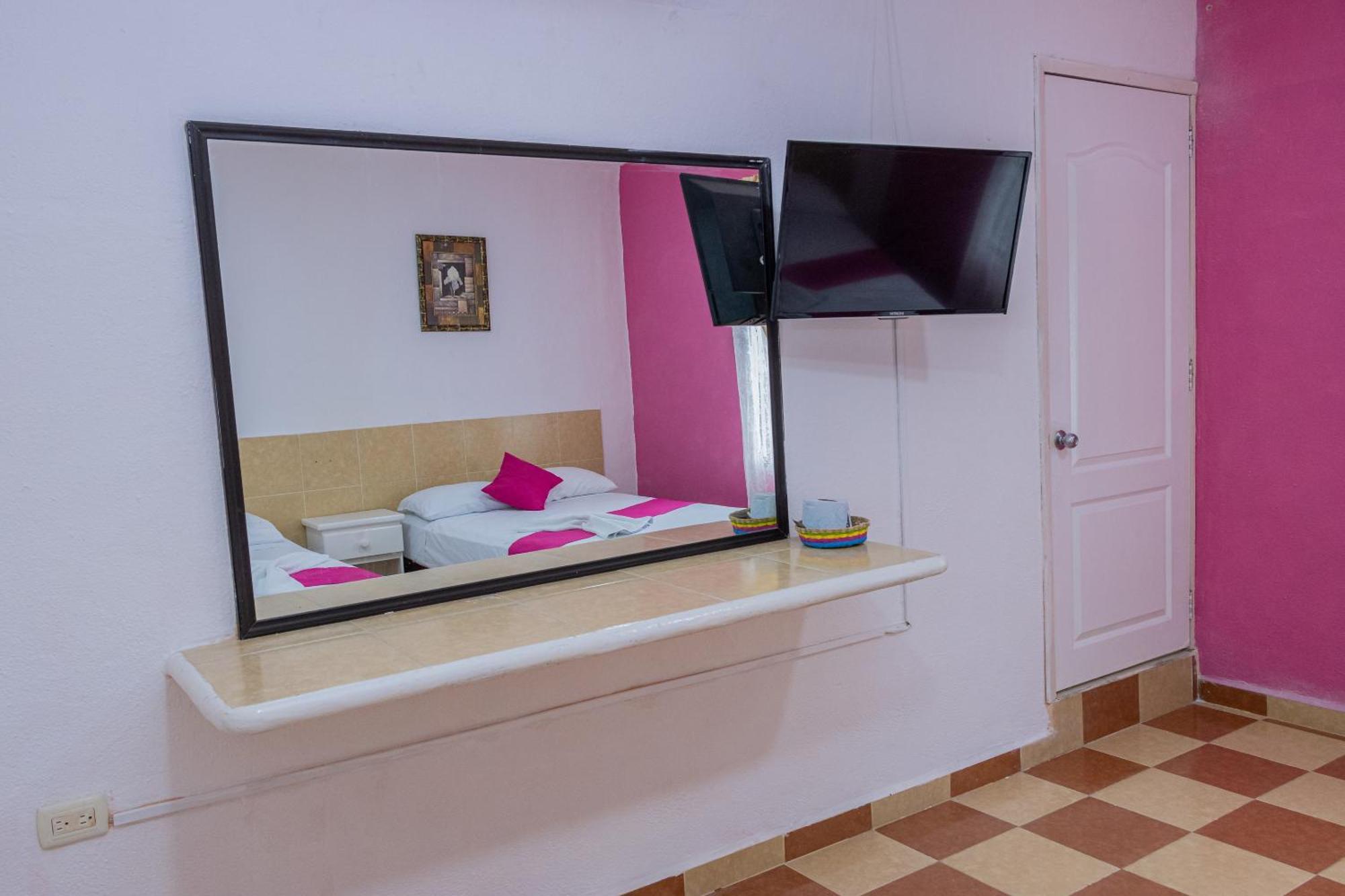 Oyo Hotel Marias,Aeropuerto Internacional De Chetumal Kültér fotó